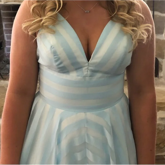 LIGHT BLUE BALL GOWN-SIZE 8-DESIGNER-SHERRI HILL-100% POLYESTER-LENGTH WAS ALTER - Picture 1 of 3